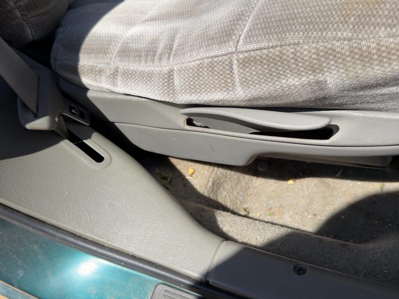 1999 Lumina (also See Lumvan) Seat Track RH