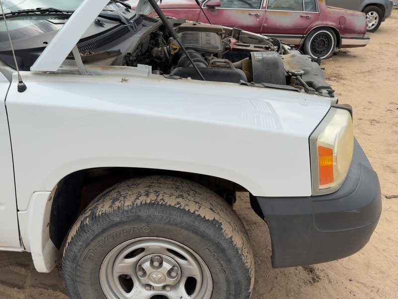 2005-2007 Dodge Dakota (mid-size) Fender RH
