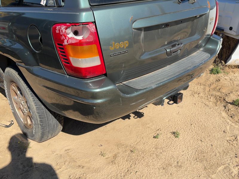 1999-2004 Jeep Grand Cherokee Rear Bumper Assembly