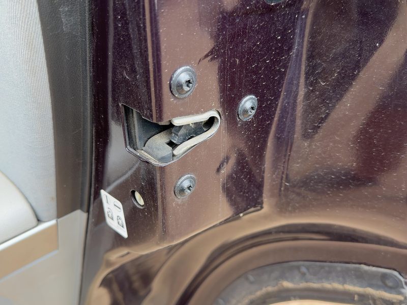 2005-2008 Chevrolet Equinox Rear Door Latch RH