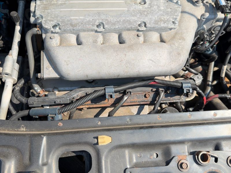 2004-2007 Saturn Vue Cylinder Head