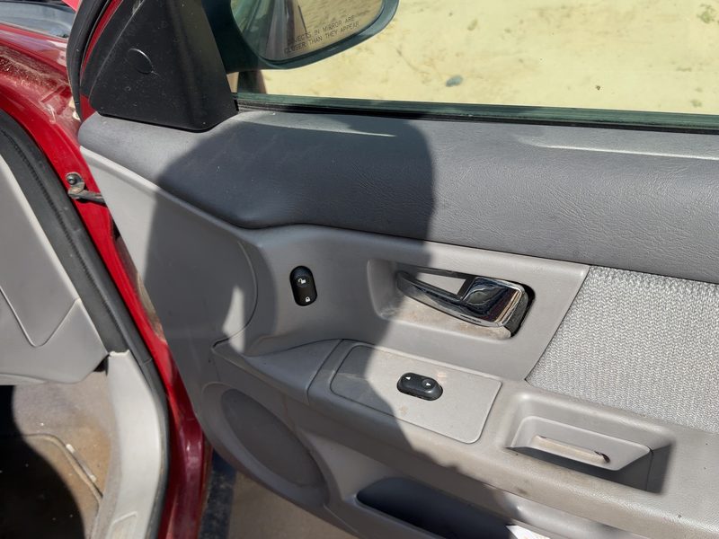 2000-2002 Ford Taurus(see Also Taurus X) Front Door Trim Panel RH