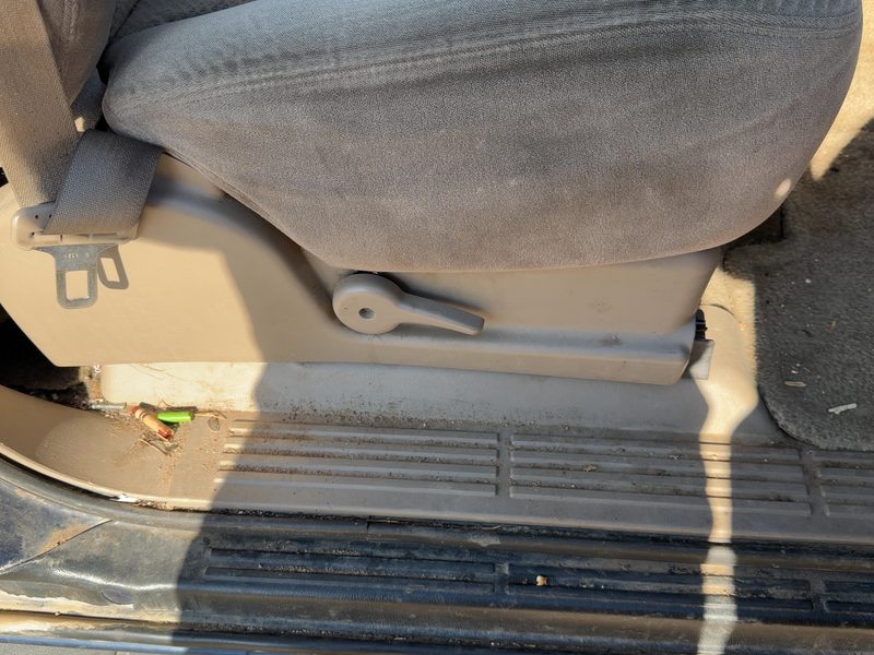 2003 Chevy/gmc Suburban 1500 Series Seat Track RH