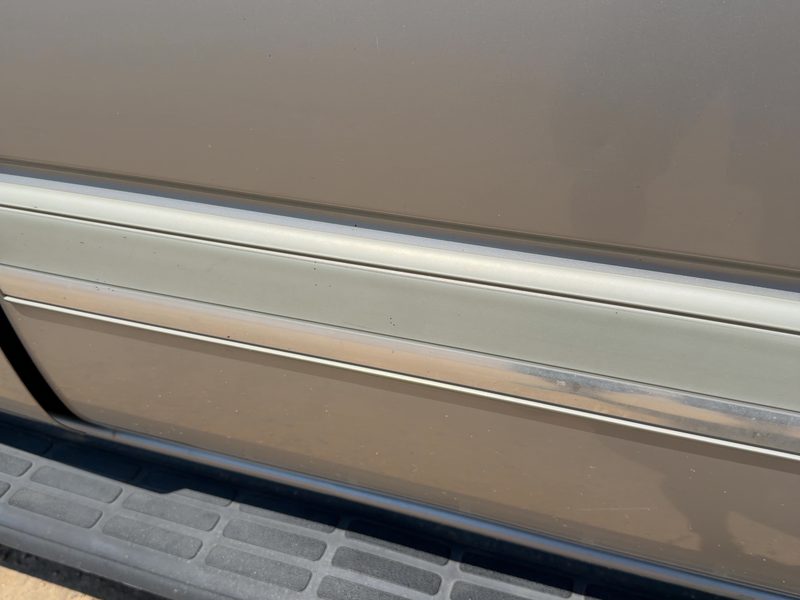2005 Chevy/gmc Suburban 1500 Series Rear Door Moulding LH