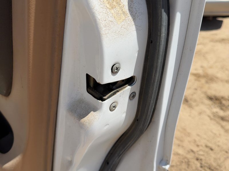 1996 Mercury Villager Front Door Latch RH