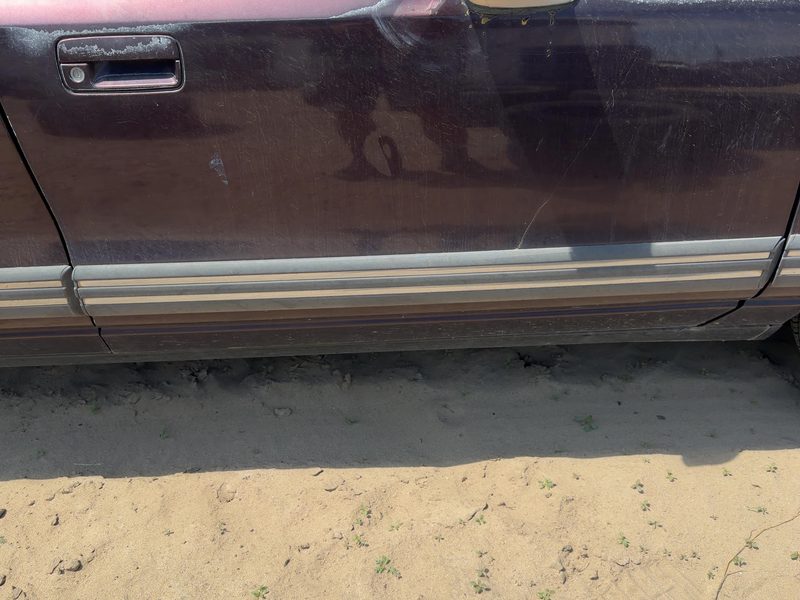 1994 Oldsmobile Eighty-eight (80 & Up) Front Door Moulding RH