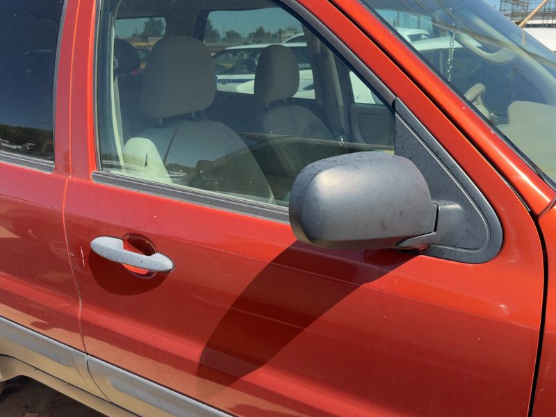 2005-2007 Ford Escape Front Door RH