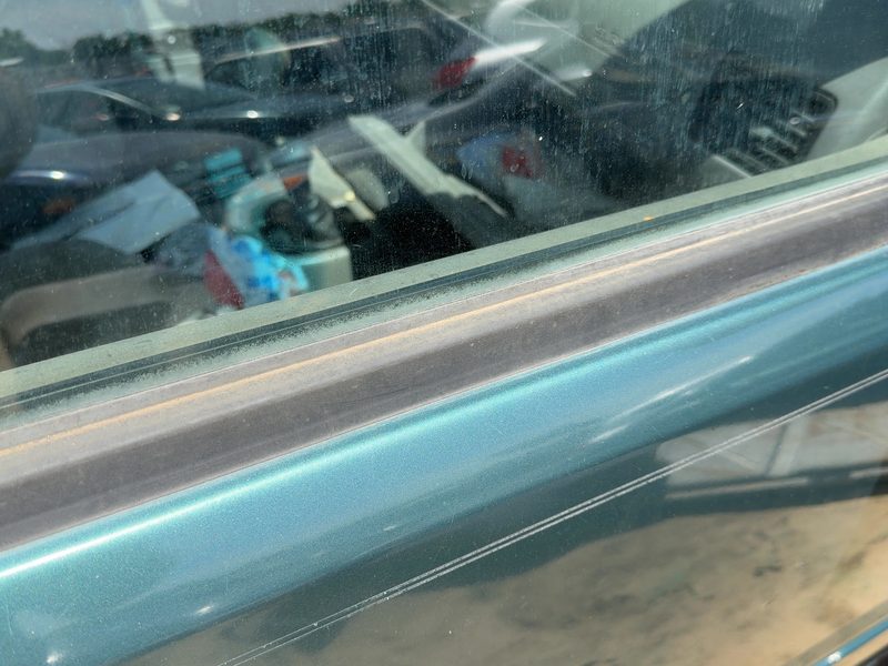 1995 Isuzu Rodeo Front Door Moulding RH