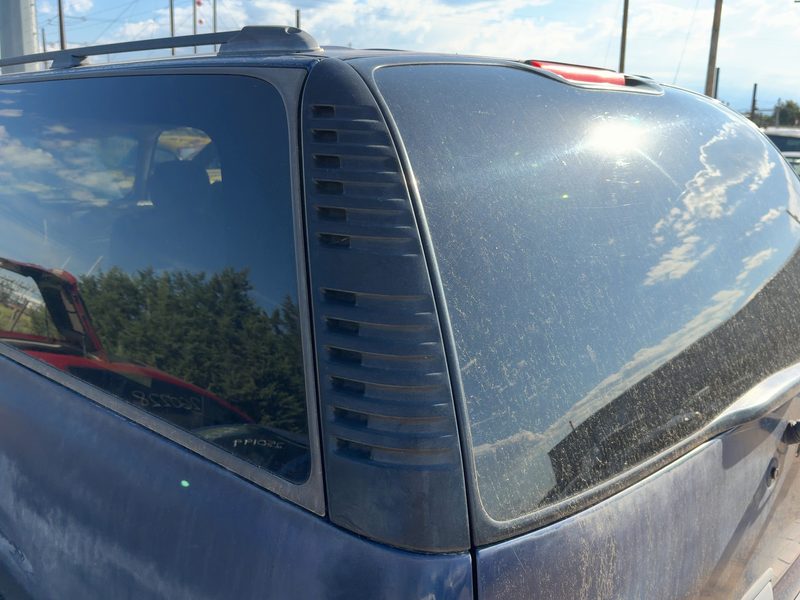 2003 Chevy/gmc Suburban 1500 Series Quarter Panel Moulding LH