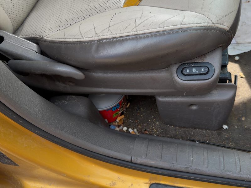 2002 Pt Cruiser Seat Track RH