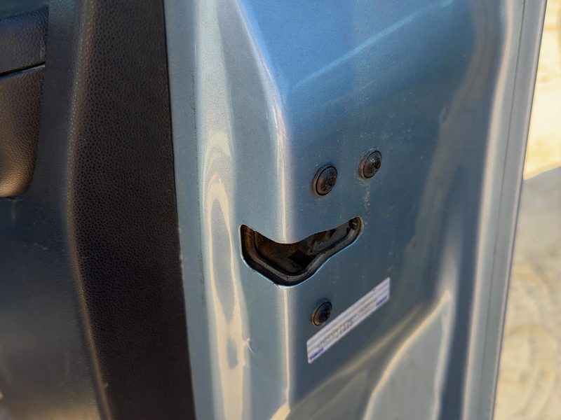 2008-2012 Mercury Mariner Front Door Latch RH