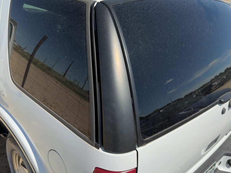 2001 Blazer S10/jimmy S15 Quarter Panel Moulding LH