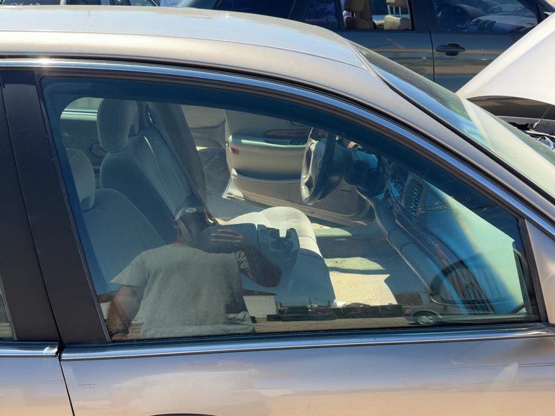 2000-2005 Buick Lesabre (80 & Up) Front Door Glass/Window RH
