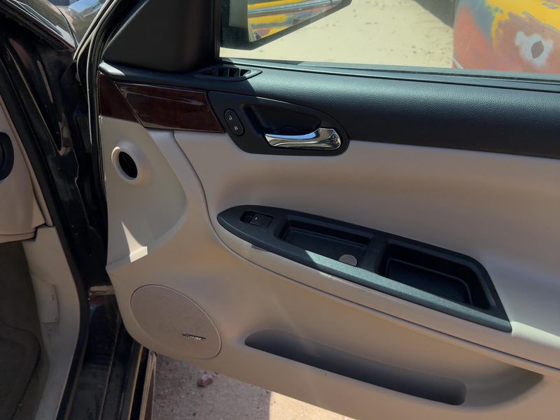 2009-2011 Chevrolet Impala (80 & Up) Front Door Trim Panel RH