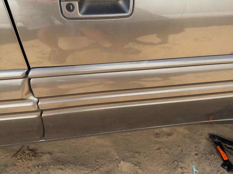 1999 Pontiac Bonneville (80 & Up) Front Door Moulding RH
