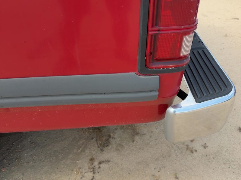 1991 Dodge Dakota (mid-size) Quarter Panel Moulding LH