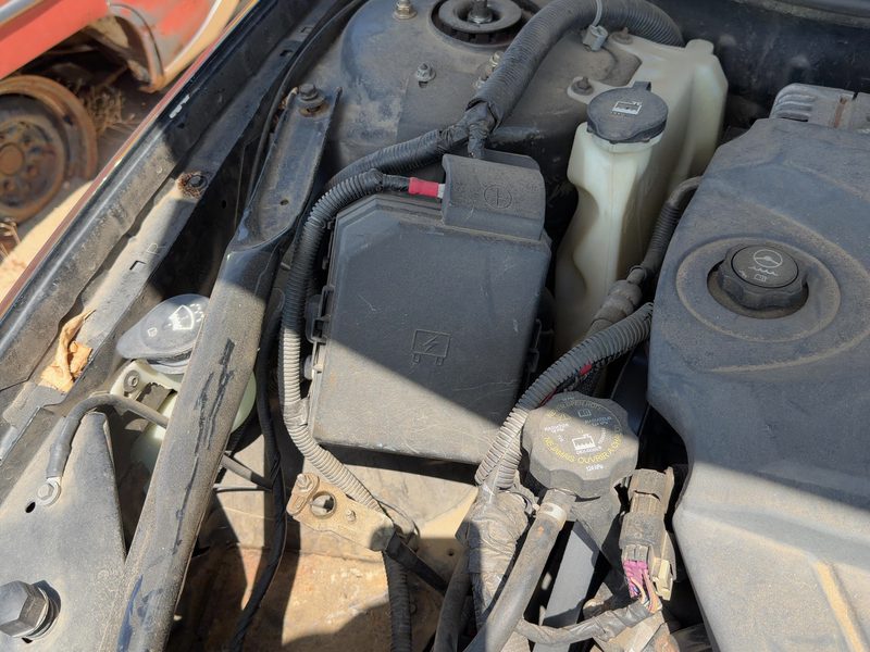 2008-2011 Chevrolet Impala (80 & Up) Engine Fuse Box