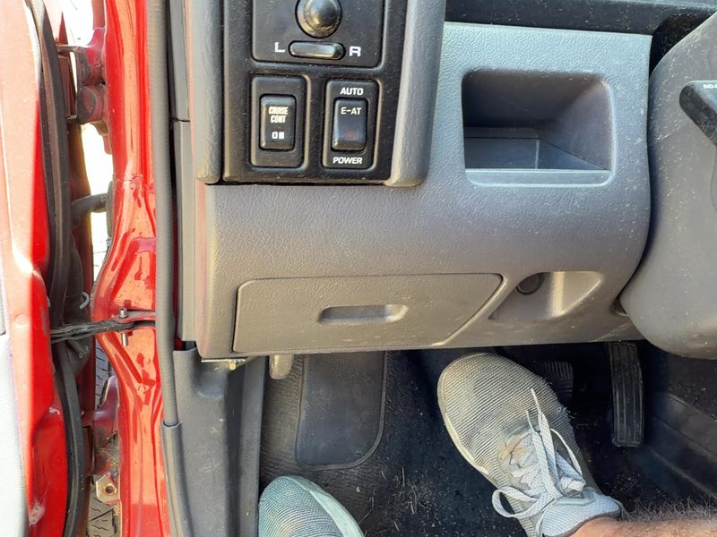 1994-1995 Nissan Pathfinder Dash Panel