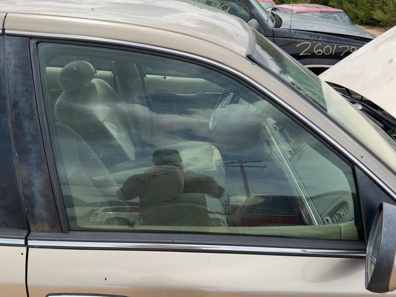 1992-2002 Mercury Grand Marquis (79 & Up) Front Door Glass/Window RH