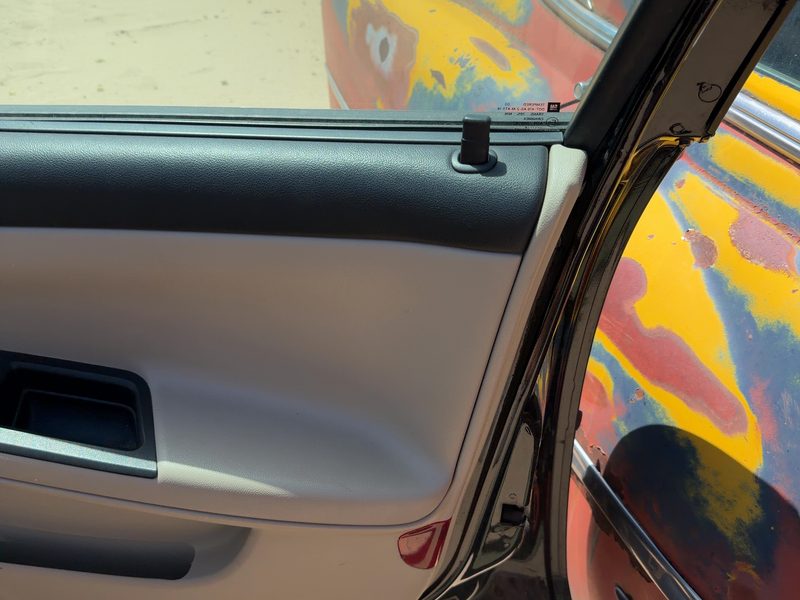 2009-2011 Chevrolet Impala (80 & Up) Front Door Trim Panel RH