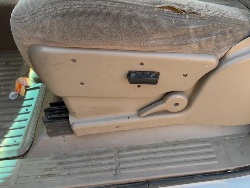 2005 Chevrolet 2500 Silverado Pickup Seat Track LH
