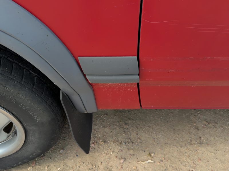 1991 Dodge Dakota (mid-size) Fender Moulding LH