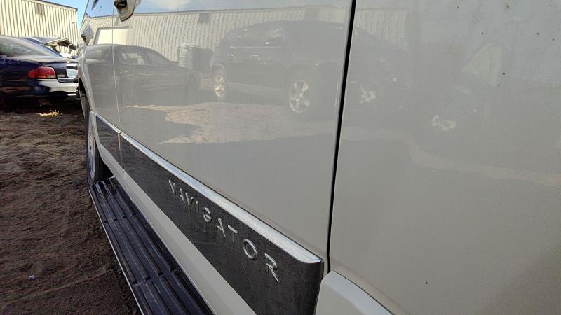 2007-2017 Lincoln Navigator Front Door RH