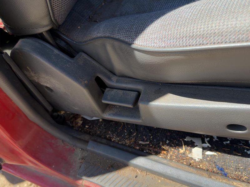 1994 Nissan Pathfinder Seat Track RH