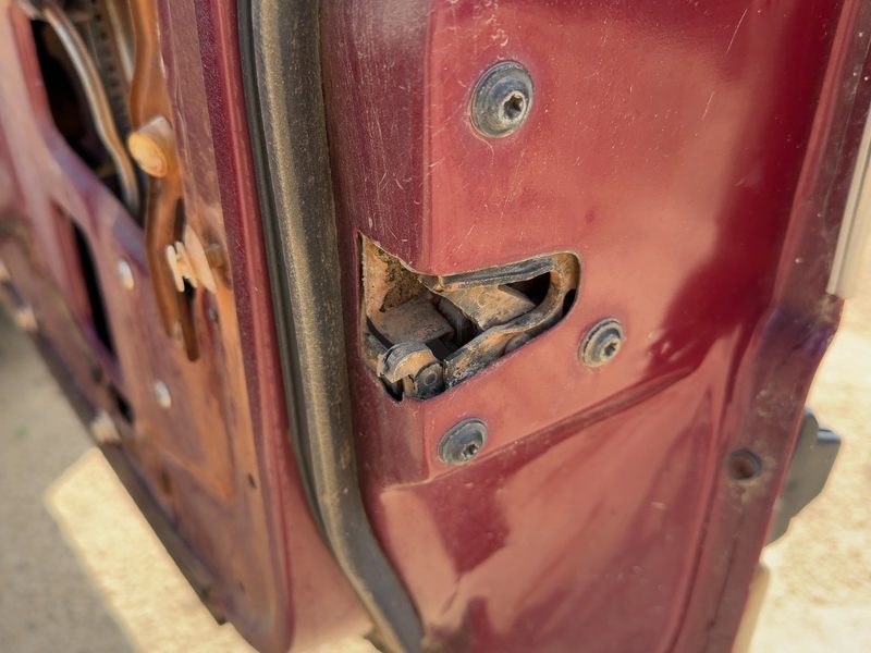1986 Buick Park Avenue (80&up) Front Door Latch RH