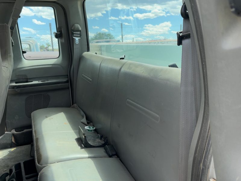2005 Ford F350 Super Duty Pickup Rear Seat Belt RH