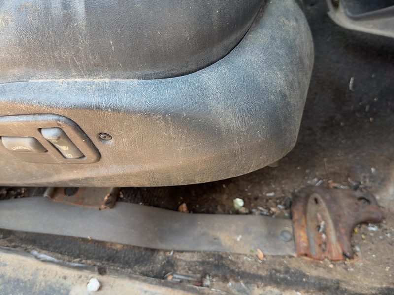 2001 Blazer S10/jimmy S15 Seat Track RH
