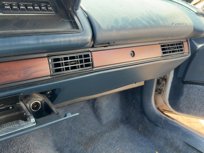 1991-1993 Oldsmobile Eighty-eight (80 & Up) Dash Panel