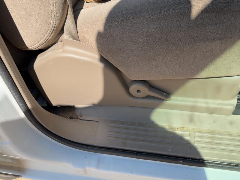 2005 Chevrolet 2500 Silverado Pickup Seat Track RH