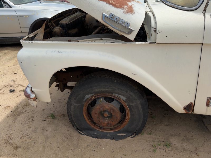 1972-2067 Ford Pickup F350 Series Fender LH