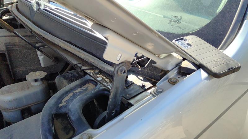 2007-2014 Chevrolet Tahoe Hood Hinge RH