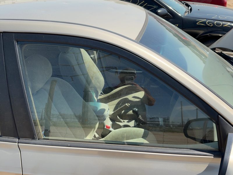 2001-2006 Hyundai Elantra Front Door Glass/Window RH