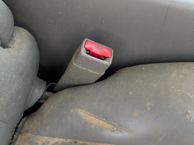 2003-2007 Chevy/gmc Suburban 1500 Series Front Seat Belt RH