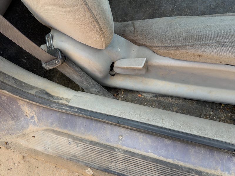 2006 Chevrolet Cobalt Seat Track RH