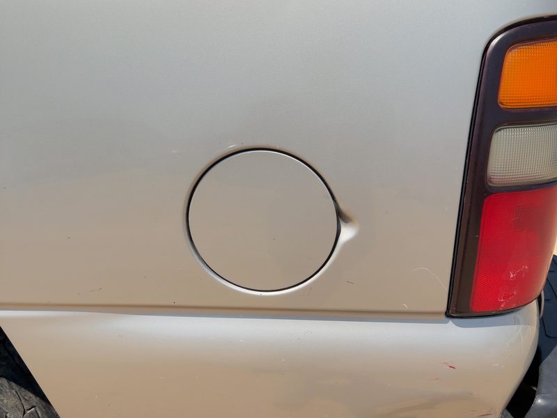 2000-2006 Chevy/gmc Suburban 1500 Series Fuel Tank Door