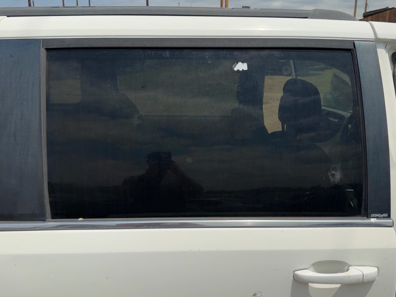 2008-2020 Chrysler Town & Country Rear Door Glass/Window RH