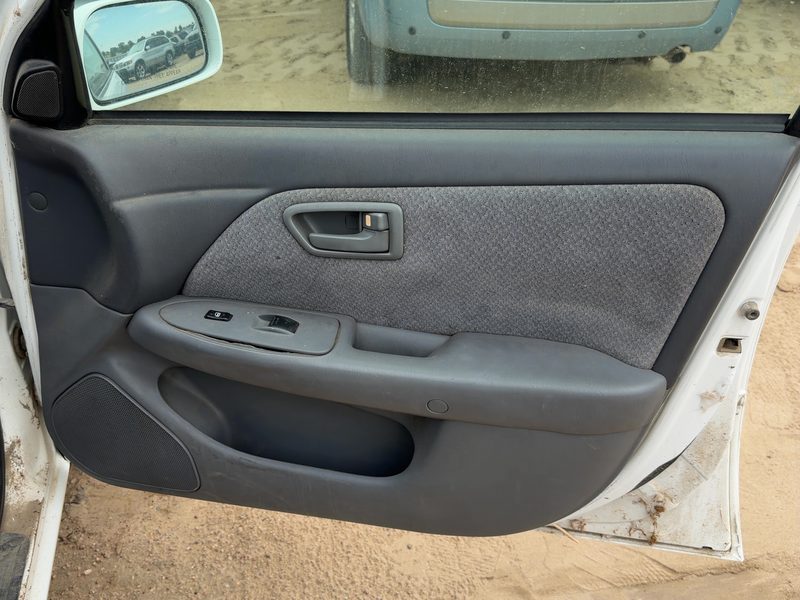 2000-2001 Toyota Camry Front Door Trim Panel RH