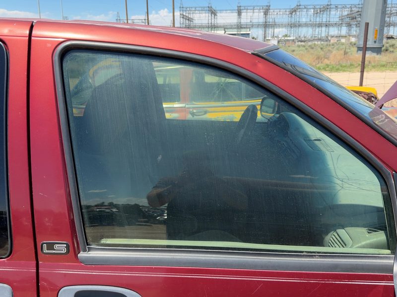 1997-2009 Chevrolet Venture Front Door Glass/Window RH