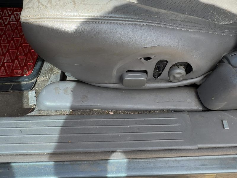 2003 Cadillac Seville Seat Track LH