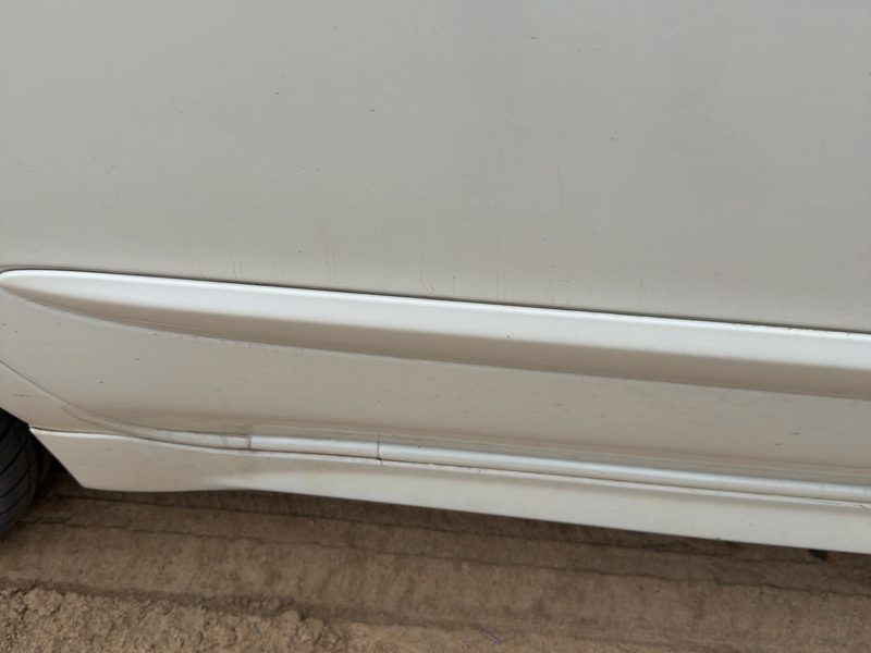 2000-2001 Infiniti I30 Rear Door Moulding RH
