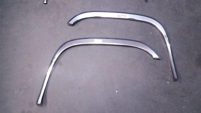2001-2006 Chevrolet Tahoe Fender Moulding
