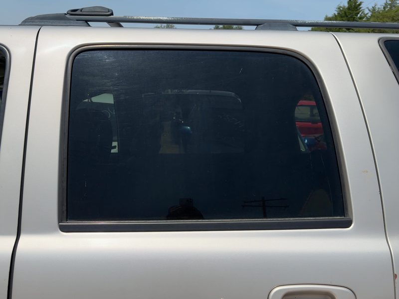 2000-2007 Chevy/gmc Suburban 1500 Series Rear Door Glass/Window LH