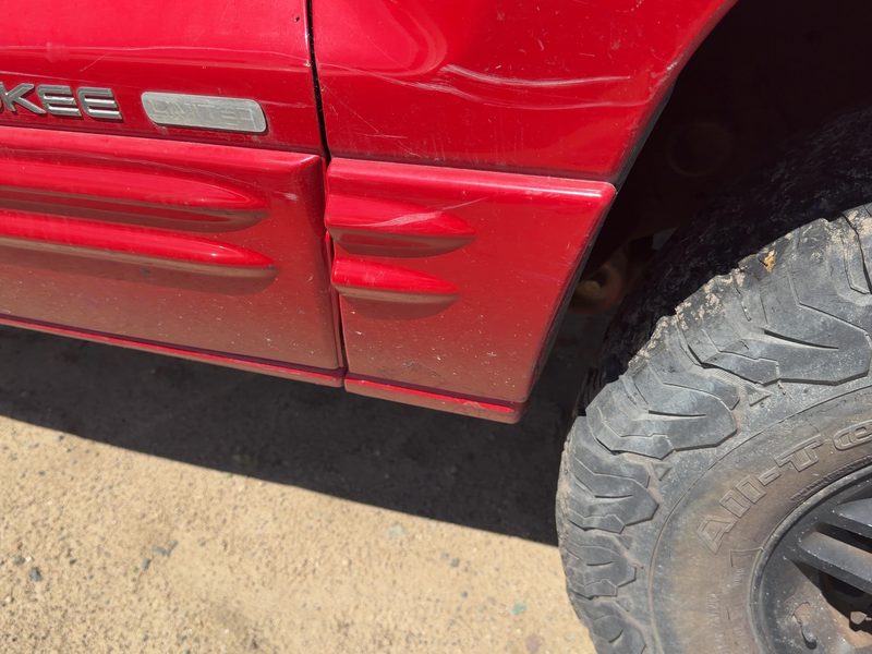 1999-2004 Jeep Grand Cherokee Fender Moulding RH