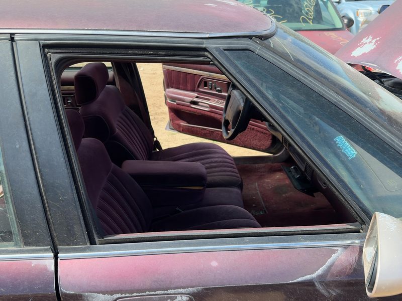 1992-1999 Oldsmobile Eighty-eight (80 & Up) Front Door Glass/Window RH