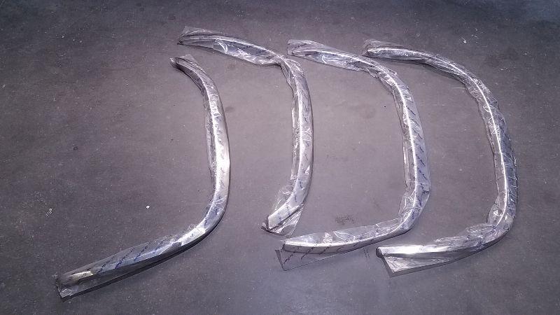 2001-2006 Chevrolet Tahoe Fender Moulding