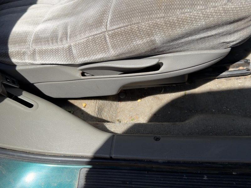 1999 Lumina (also See Lumvan) Seat Track RH